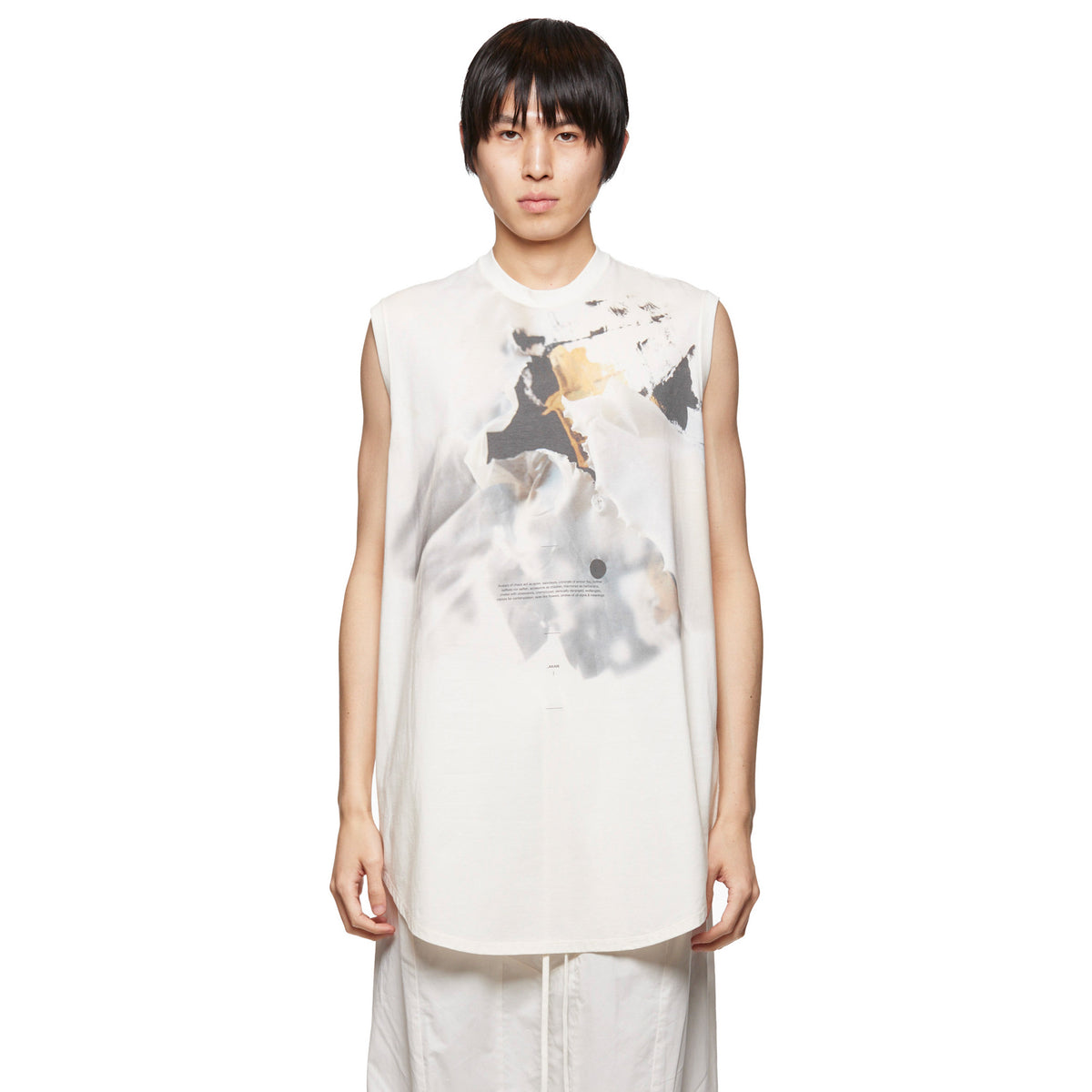 Stan Graphic Sleeve Less Tops Off White 868CPM2 – JULIUS